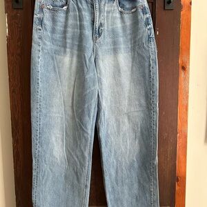 American Eagle women’s Baggy Jeans
